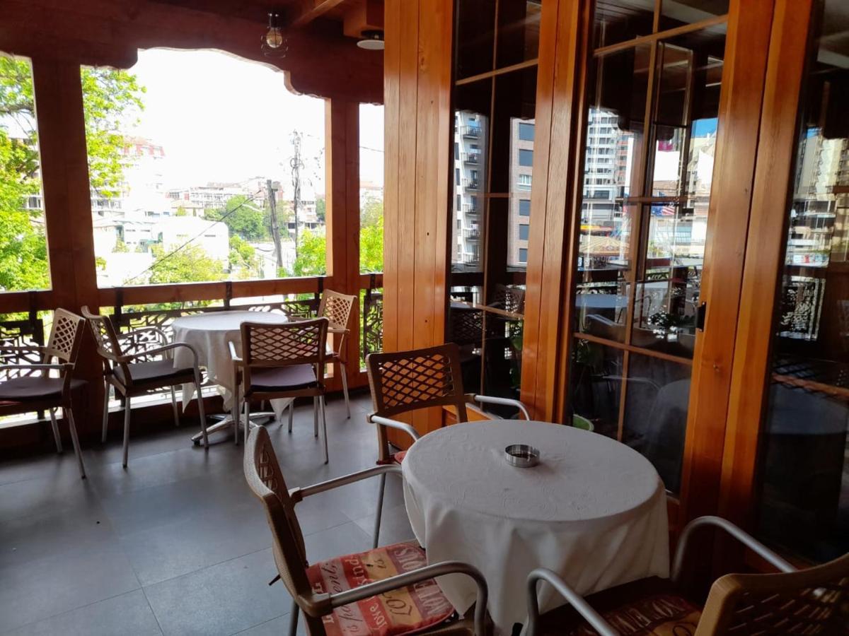 Hotel Happy Gjakova Экстерьер фото