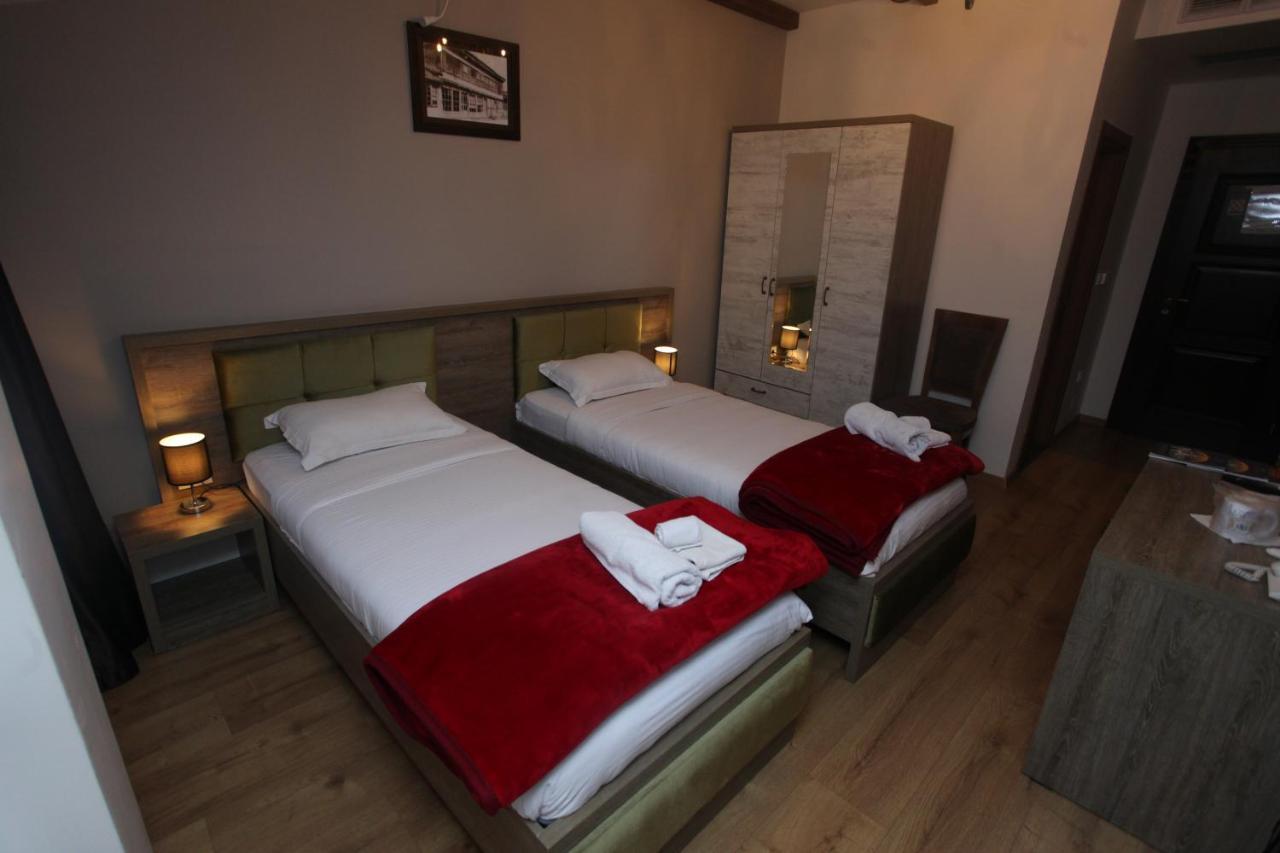 Hotel Happy Gjakova Экстерьер фото