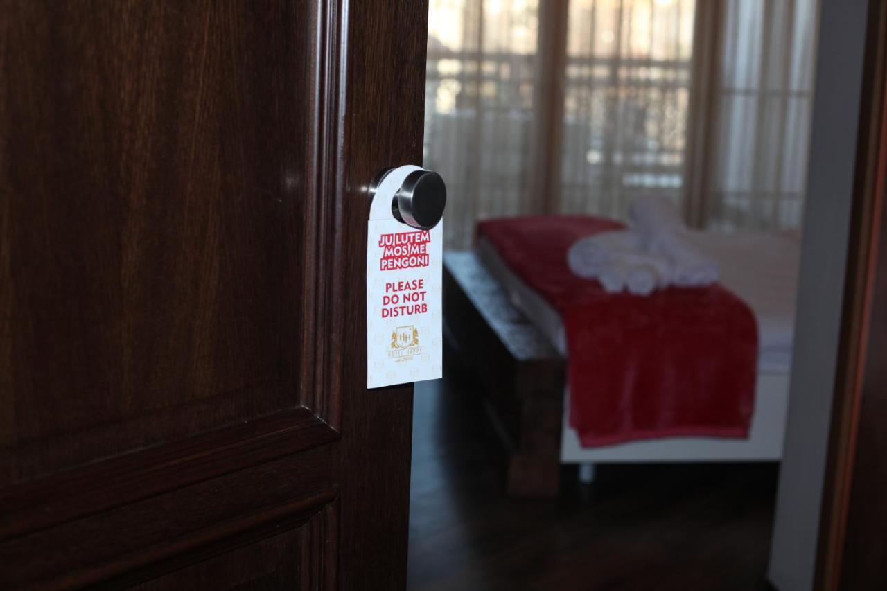 Hotel Happy Gjakova Экстерьер фото