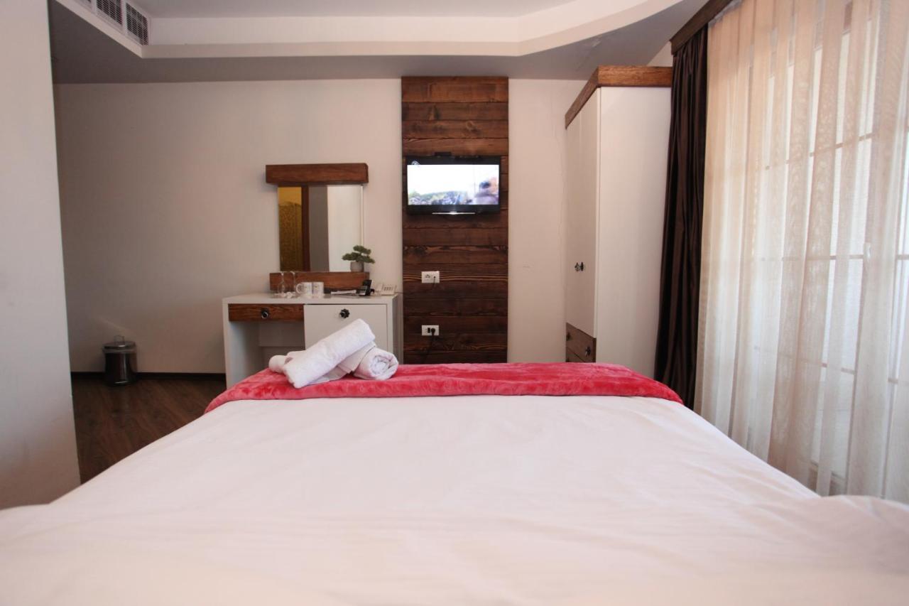 Hotel Happy Gjakova Экстерьер фото