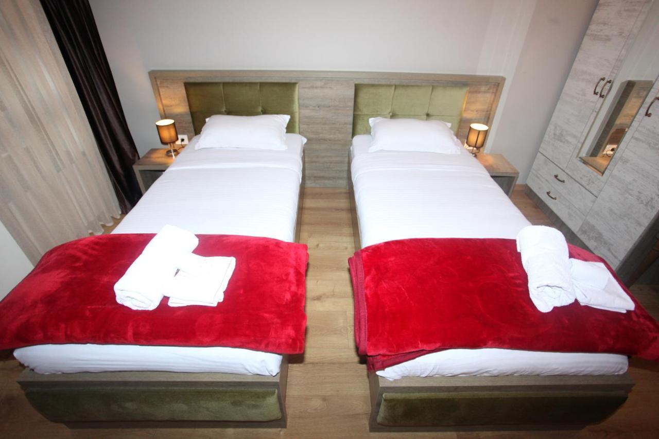 Hotel Happy Gjakova Экстерьер фото