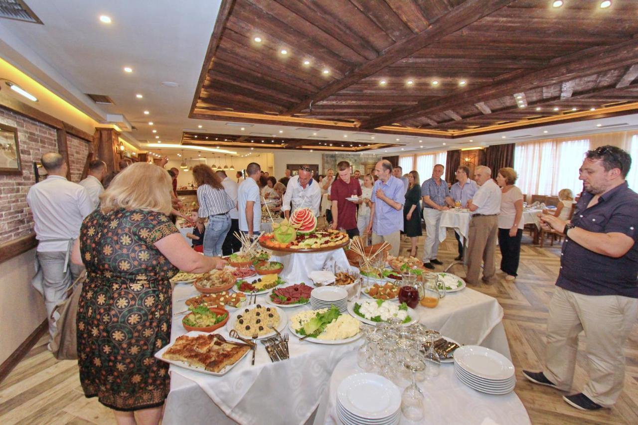Hotel Happy Gjakova Экстерьер фото